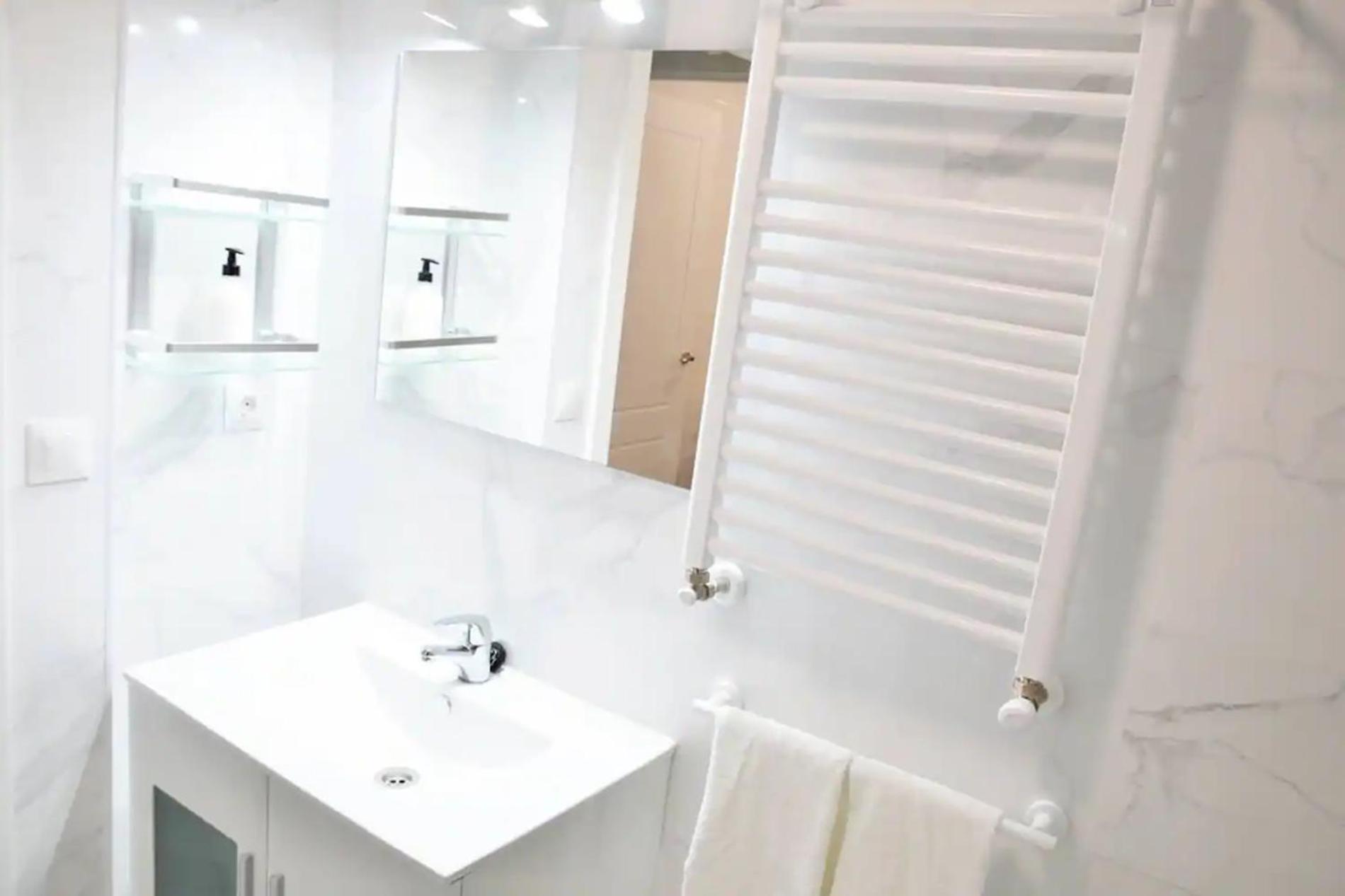 Nuevo Apartamento De 3 Dormitorios En Calle Alta Santander Extérieur photo